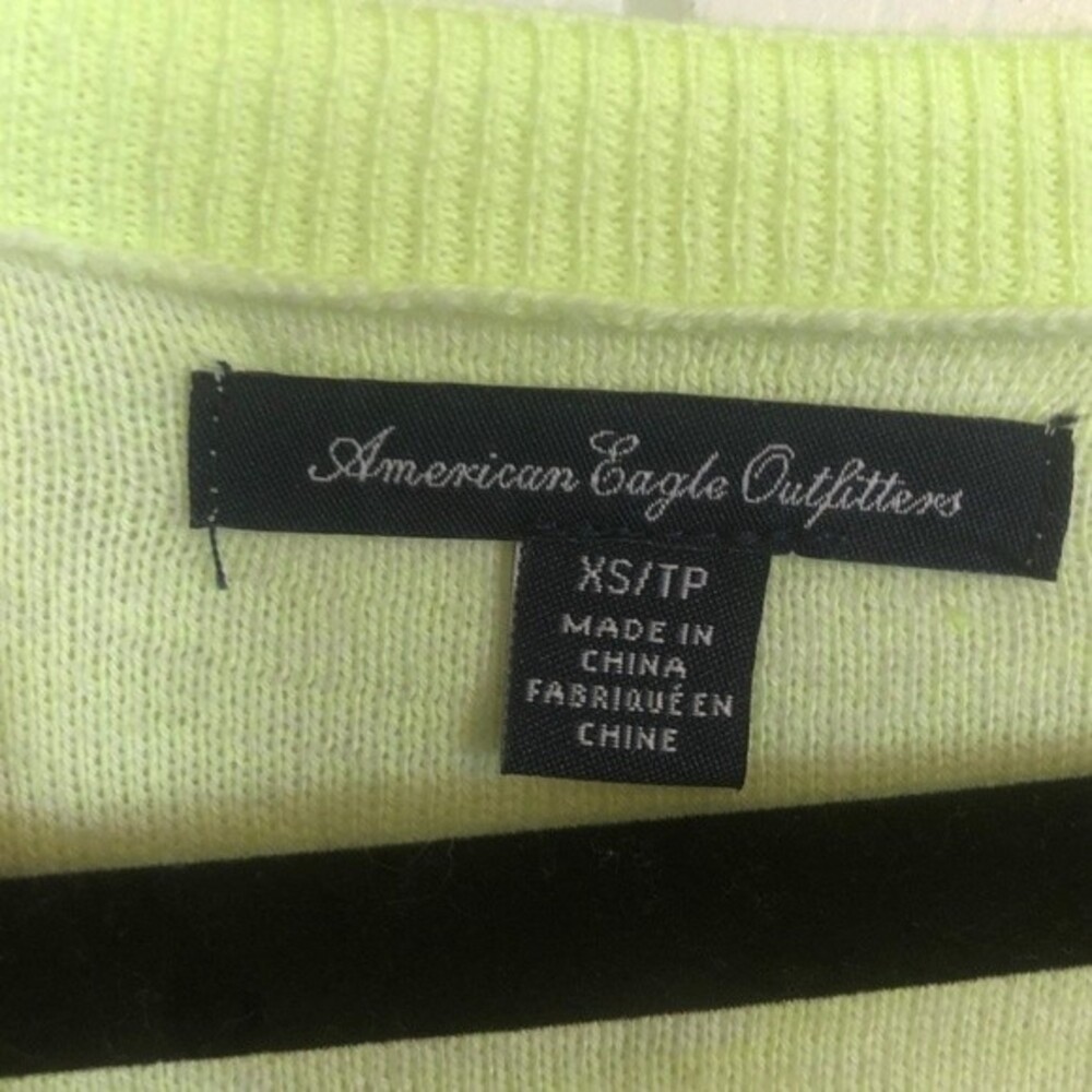 AMERICAN EAGLE X-Small Bright Yellow Pullover Sweater Sweatshirt Crewneck NWT - Picture 3 of 7